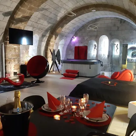 La Chapelle Aux Amoureux - Romantique Otel