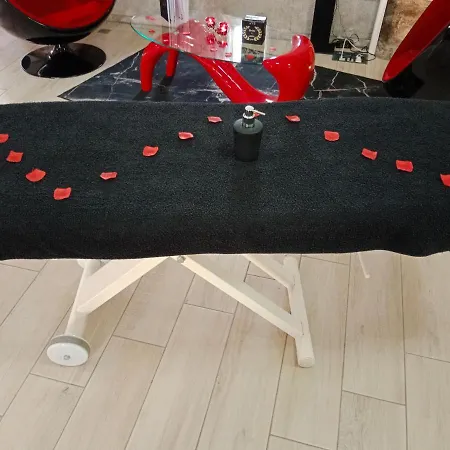 La Chapelle Aux Amoureux - Romantique * Ambrieres Les Vallees