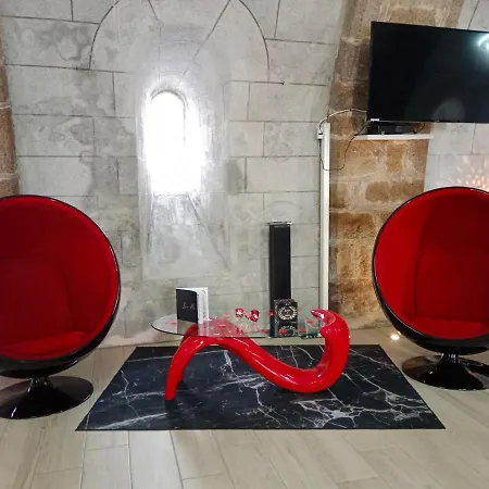 La Chapelle Aux Amoureux - Romantique Otel *