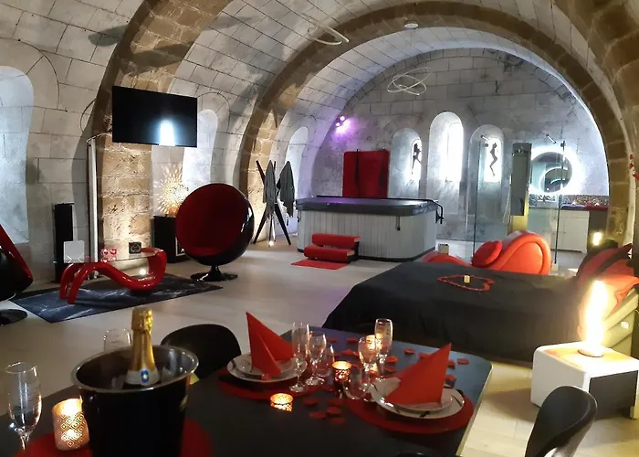 La Chapelle Aux Amoureux - Romantique Hotel