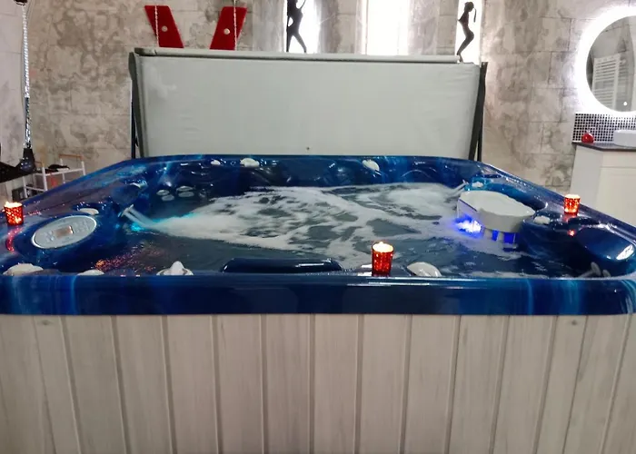 La Chapelle Aux Amoureux - Romantique Ambrieres Les Vallees